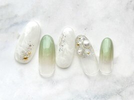 ニュアンスカーキ