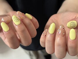 イエローフラワーネイル