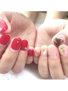 トータルサロン 白べぇーっ プラス/オシャレアシメネイル