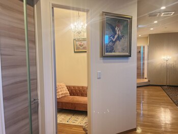 リラクゼーションイヤシ(RELAXATION IYASHI)/『癒し』廊下　贅沢な空間