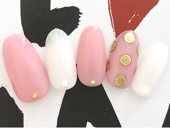 ムーネイル(mou nail)/シンプル可愛いドットデザイン
