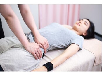 シンメトリー 船橋店/全身美矯正の様子１