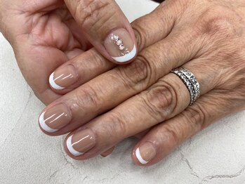 フレンチネイル　綺麗めネイル