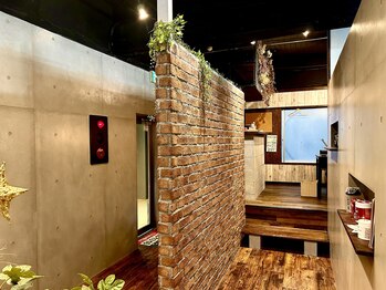 全力パーソナルジム&ストレッチ 鹿児島天文館店/お洒落な店内vol.4