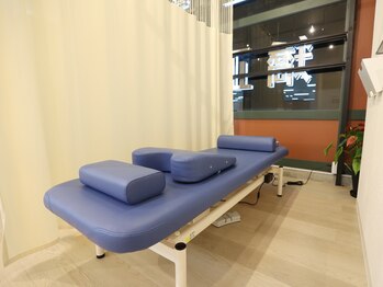 今津ぴっと骨盤整体院/施術ベッド