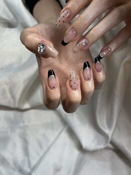 トゥデイム(TODAY'm)/フレンチ×ドットネイル