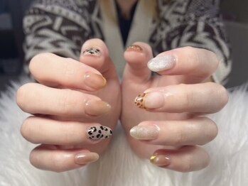 LOA.NAIL 本八幡店の写真/ワンカラーやグラデーションなどお仕事でもOKな上品ネイルで指先を綺麗に魅せます◎お得な定額ネイルも！