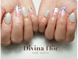 ダイヤホロフレンチネイル