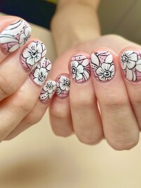 線画フラワーのアートネイル