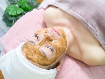 ルアナ(Luana)の写真/【ツヤ肌】細胞の自己再生能力を高め、健康的な肌基礎へ！剥離無し、ダウンタイム無し、即メイクOK！