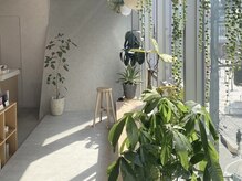 パークネイル(PARC nail)の雰囲気（＊緑と笑顔で溢れる店内は、自然光が差し込む明るい空間）