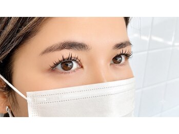 Liberta eyelash salon【リベルタアイラッシュサロン】赤嶺小禄店の写真/【骨格・目の形に似合わせ】歴8年の高技術。一人ひとりの魅力を最大限に引き出すオーダーメイド提案が得意