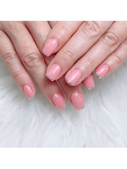 王道可愛いラメフレンチネイル