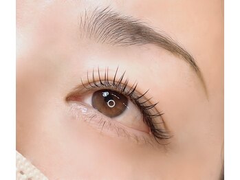 エミン 志木店(emin)の写真/人気ヘアサロンからまつ毛パーマ＆アイブロウサロンが成増に初上陸！お客様の輪郭や顔立ちに合わせて施術◎