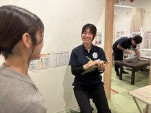 えんしん整骨院 琴似院の雰囲気（カウンセリング風景）