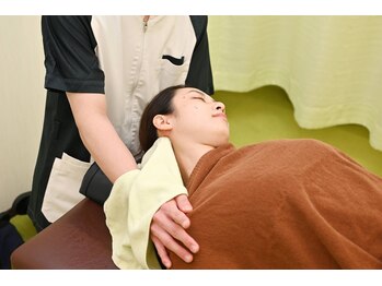 華まる接骨院の写真/つらい肩こり・腰痛にお悩みの方へ！高技術×丁寧な施術で、毎日をもっと軽やかに♪