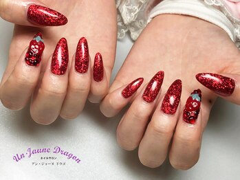 アン ジョーヌドラゴ/グリッター☆イチゴネイル
