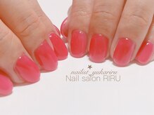 リル(RIRU)/シアーレッドのちゅるんネイル