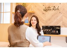 クィーンリッチ(Queen-Rich)の雰囲気（男女共に通いやすいアットホームな雰囲気と笑顔でお迎えします♪）