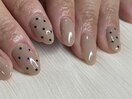 人気のドットネイル
