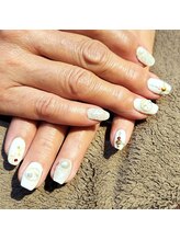 サヴァ アイラッシュアンドネイル(sava)/【冬っぽネイル】白×プラチナ