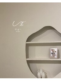 白基調のおしゃれな店内＊