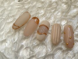 トレンド　シンプル　カジュアル