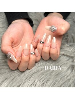 ダリア(Daria)/シルバーパーツ&上品ベージュ