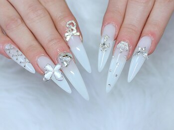 アンドネイル(AND Nail)/長さ出し+パーツ乗せ放題