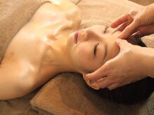 お顔のお悩みは【小顔リンパマッサージ】で解消!