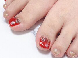 雪結晶の上品ネイル