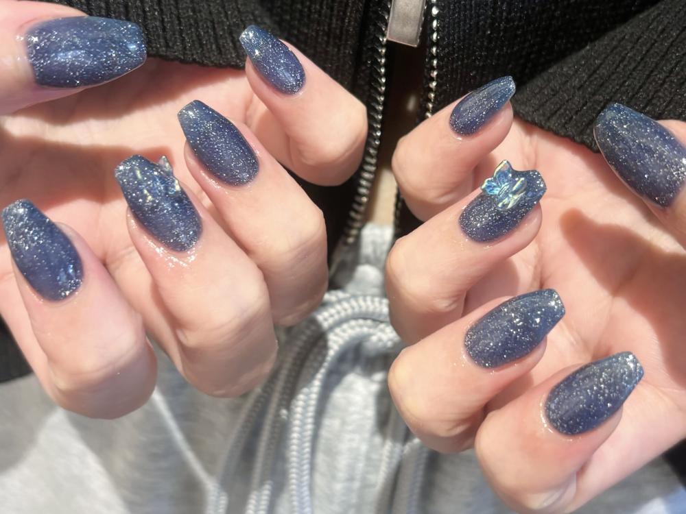 2026年冬トレンド】ネイビー ハンドのネイルデザイン集｜人気順｜30