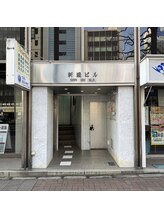 ドクターヘッド 四谷店(Dr.HEAD)/当ビル正面出入り口