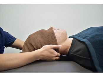 ケアフォー 日本橋(Carefor)の写真/《スマホやPCで酷使した目の疲れを解消》頭痛・眼精疲労の原因となる辛い肩こり・首の痛みを根本改善！