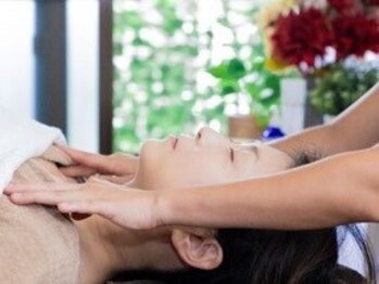 【揉まない整体】頭蓋仙骨療法 小顔矯正 bi-cho-骨/施術イメージ