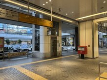 ディア ラッシュ(Dea Lash)/【道案内】2.地上へ出たら右折