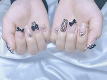 ヤシネイル(Yashi Nail)/ゴージャス持ち込み 黒チェック