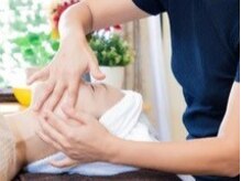 【揉まない整体】頭蓋仙骨療法　小顔矯正 bi-cho-骨/施術イメージ