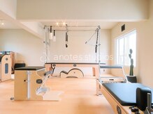 アノテススタジオ(anotes studios)