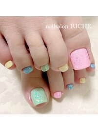 カラフルフットネイル