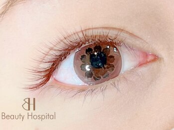 ビューティーホスピタル(Beauty Hospital)の写真/【派手過ぎずに上品で印象的なお目元に◎】自然なのにしっかり印象的なナチュラルまつ毛をお届け♪