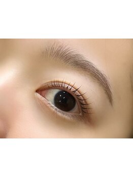 ナチュラル上品な目元にしたい