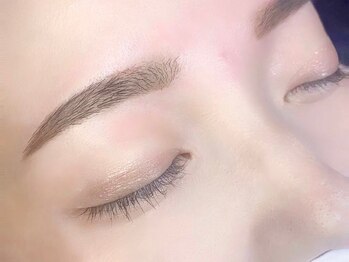 ミン(MiN)の写真/【アイブロウ専門店の高技術×デザイン力】黄金比を作る完璧美眉WAX＆垢抜け眉メイク ¥5500◆メンズOK