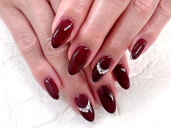 ネイルR 調布店の写真/【ボルドーネイル(税込8470円)】シンプルで派手になりすぎない季節に合わせたネイル♪
