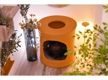 ハナン(Hanan)/こだわりの黄土製座器を使用