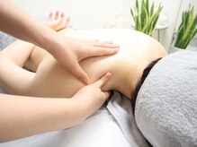 【女神の昼寝】ヘッドスパ・肩こり専門店の雰囲気（オイルを使用したリンパマッサージは肩こりがスーッと楽に・・♪）