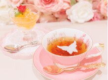 フォリウムフロリス タカラヅカ サロン・ド・馬車道の雰囲気(オリジナルスイーツ、紅茶、シュガーレースでアフターティーを)