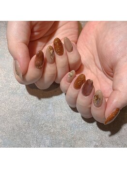 アティックネイルアトリエ(attic nail atelier)/ゴールドフラワーネイル★