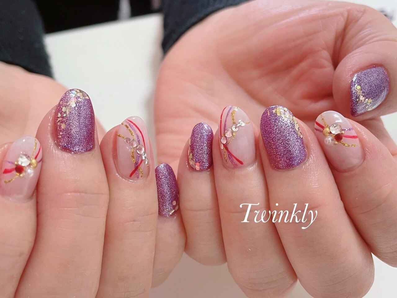 2026年冬トレンド】パープル ストーンのネイルデザイン集｜人気順｜424