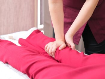 カナサ美容整体院(Kanasa美容整体院)の写真/骨盤の歪みから根本改善！下半身太りを引き締め理想の美脚＆小尻を同時に手に入れませんか？O脚矯正にも◎